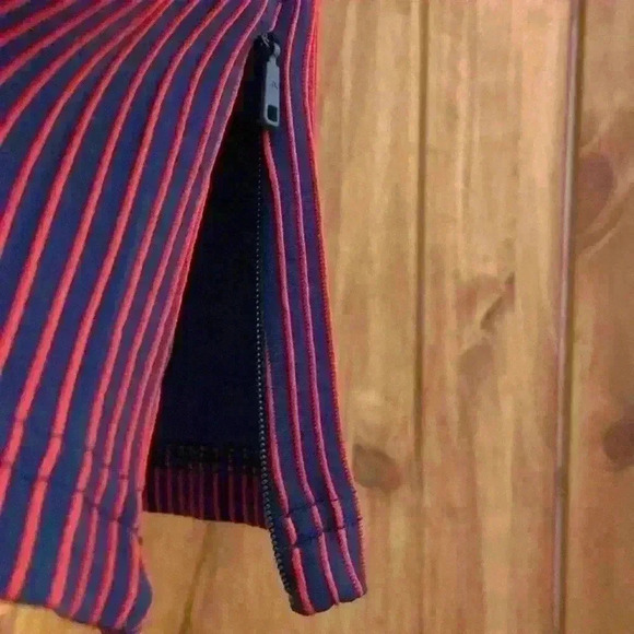 J Lindeberg Women’s Parvin Short Sleeve Top in Barbados cherry XS - Picture 3 of 7